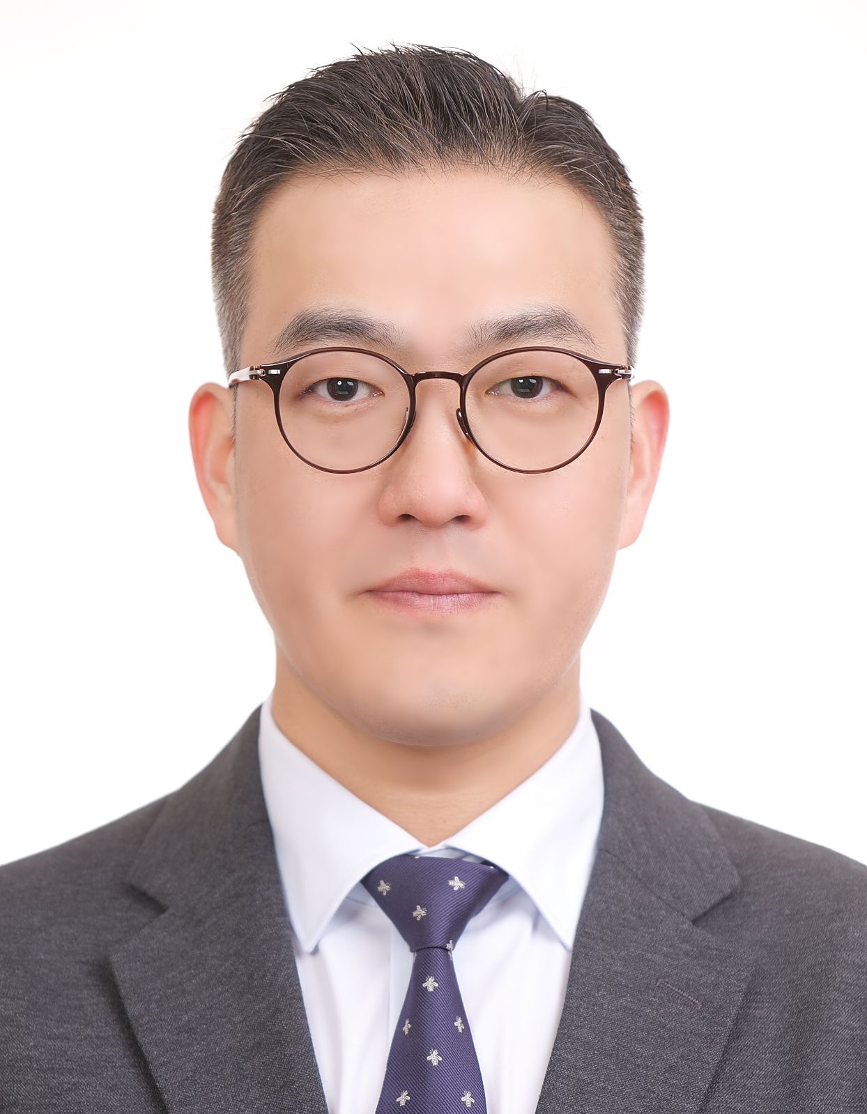 정근홍