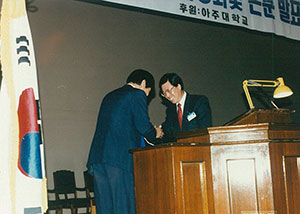 10-2_특강-감사패수여(맹원기사장).jpg